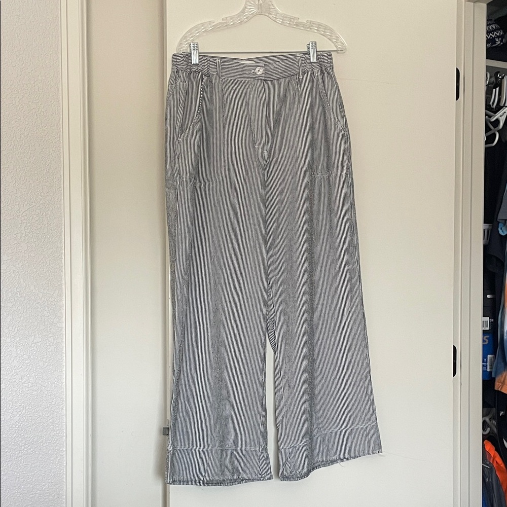 Max Studio Black and White Striped Wide-Leg Pants